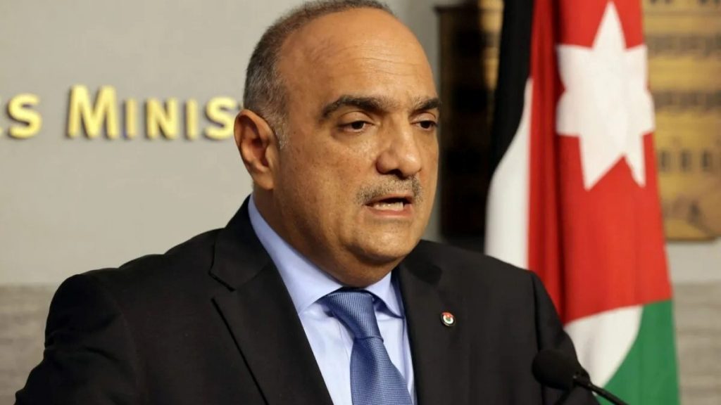 رئيس الوزراء الأردني: "حل الدولتين" الضمانة الوحيدة لتحقيق الأمن والاستقرار في المنطقة 1 b0816738434bfc8c0b6b824f44a869de1716147783