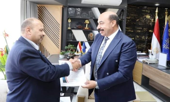 محافظ أسوان: تقديم أوجه الدعم لإنجاح مشروع القوافل التعليمية لطلاب الثانوية العامة 1 elaosboa17524 11715280305