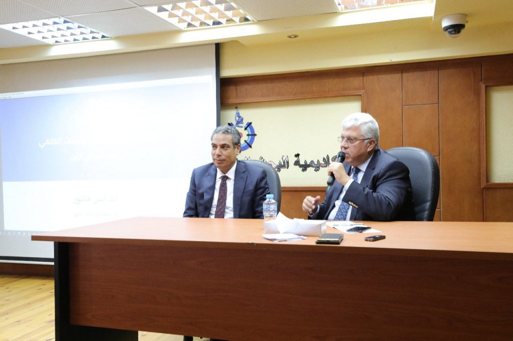 محافظ الأقصر يؤكد أهمية تسليط الضوء على جهود الدولة في تقديم الخدمات اللائقة للمواطنين 1 elaosboa346721715715183