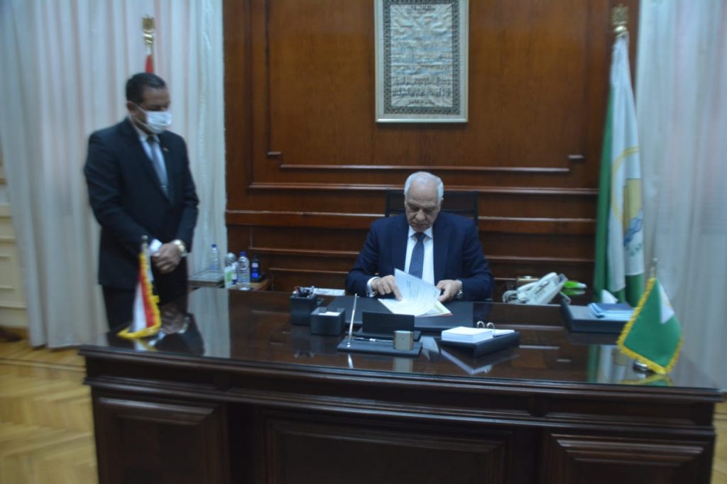 محافظ الجيزة يعتمد نتيجة الشهادة الإعدادية بنسبة نجاح 87.05 % 1 f7290d5bc7eb0a336342a99f049aa66b1717061825