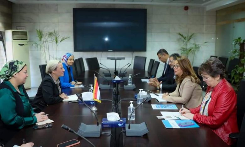 وزيرة البيئة تشكل ٥ مجموعات عمل لتقييم عمل منظومة المخلفات الفترة القادمة وإشراك القطاع الخاص 1 fb img 16800829835121715329744