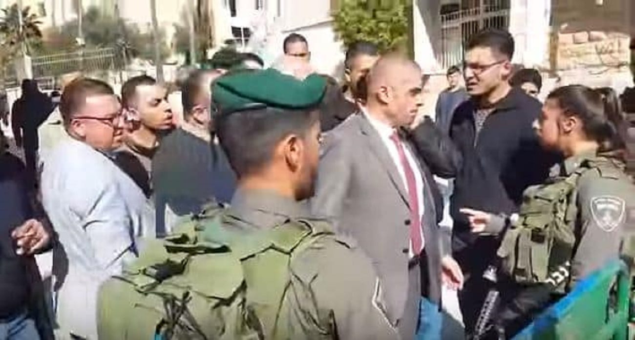 مسؤول بحركة (فتح): إعلان الاحتلال فتح تحقيق بشأن قصفه مخيمًا للنازحين برفح "أمر لا قيمة له" 1 i 51716809283