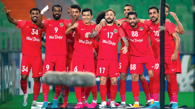 شباب الأهلي يفوز على الإمارات بنتيجة 3-2 في الدوري الإماراتي لكرة القدم 1 image1715624344