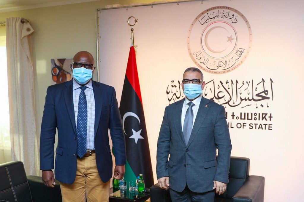 رئيس مجلس السيادة بالسودان يلتقي المبعوث الخاص للأمين العام للأمم المتحدة 1 unze1716998404