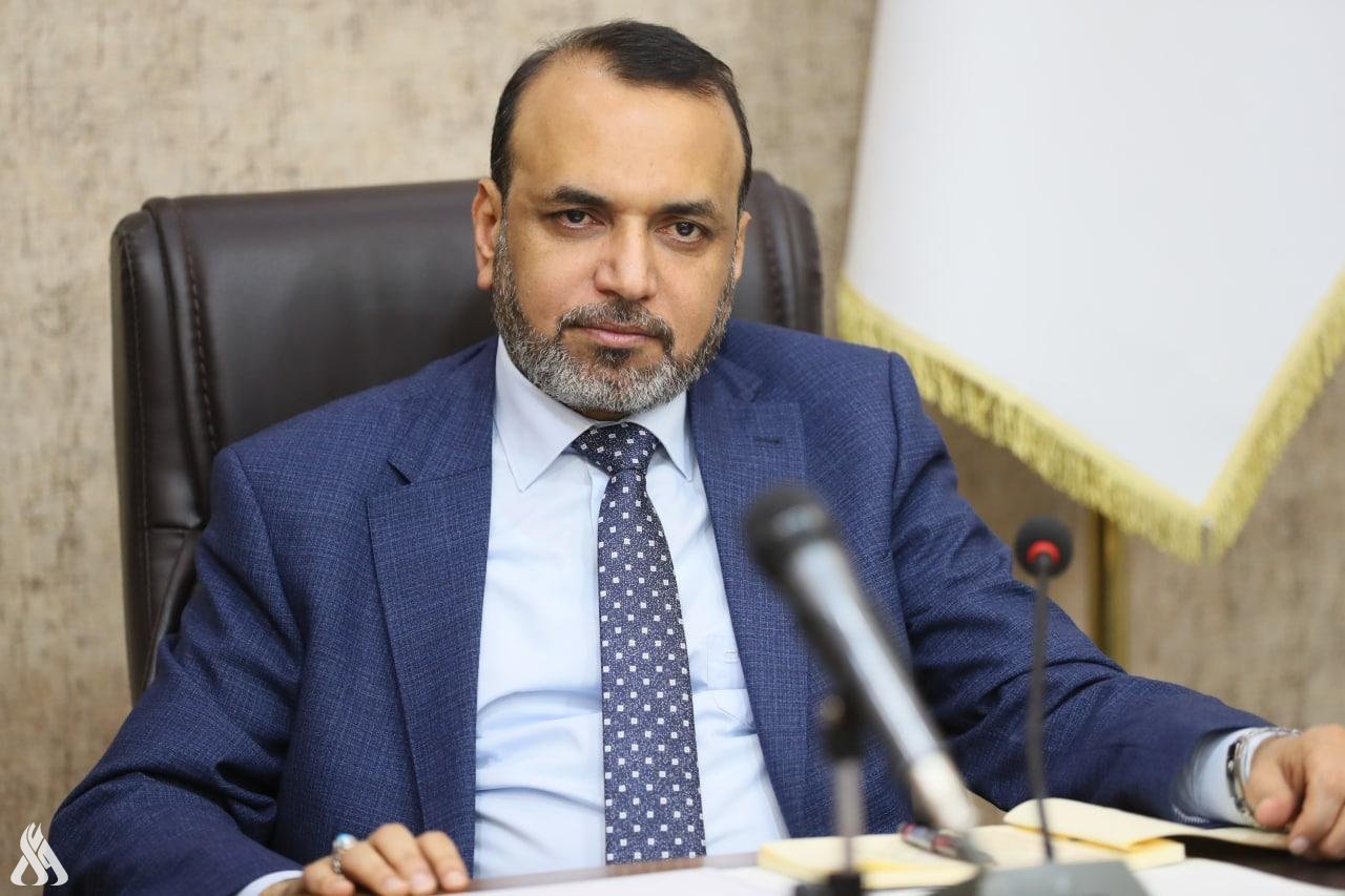 وزير العمل يقرر رفع الحد الأدنى لأجور الصحفيين والإداريين بمجلة العمل إلى 6 آلاف جنيه 1 upload 1668715463 11421978421716537124