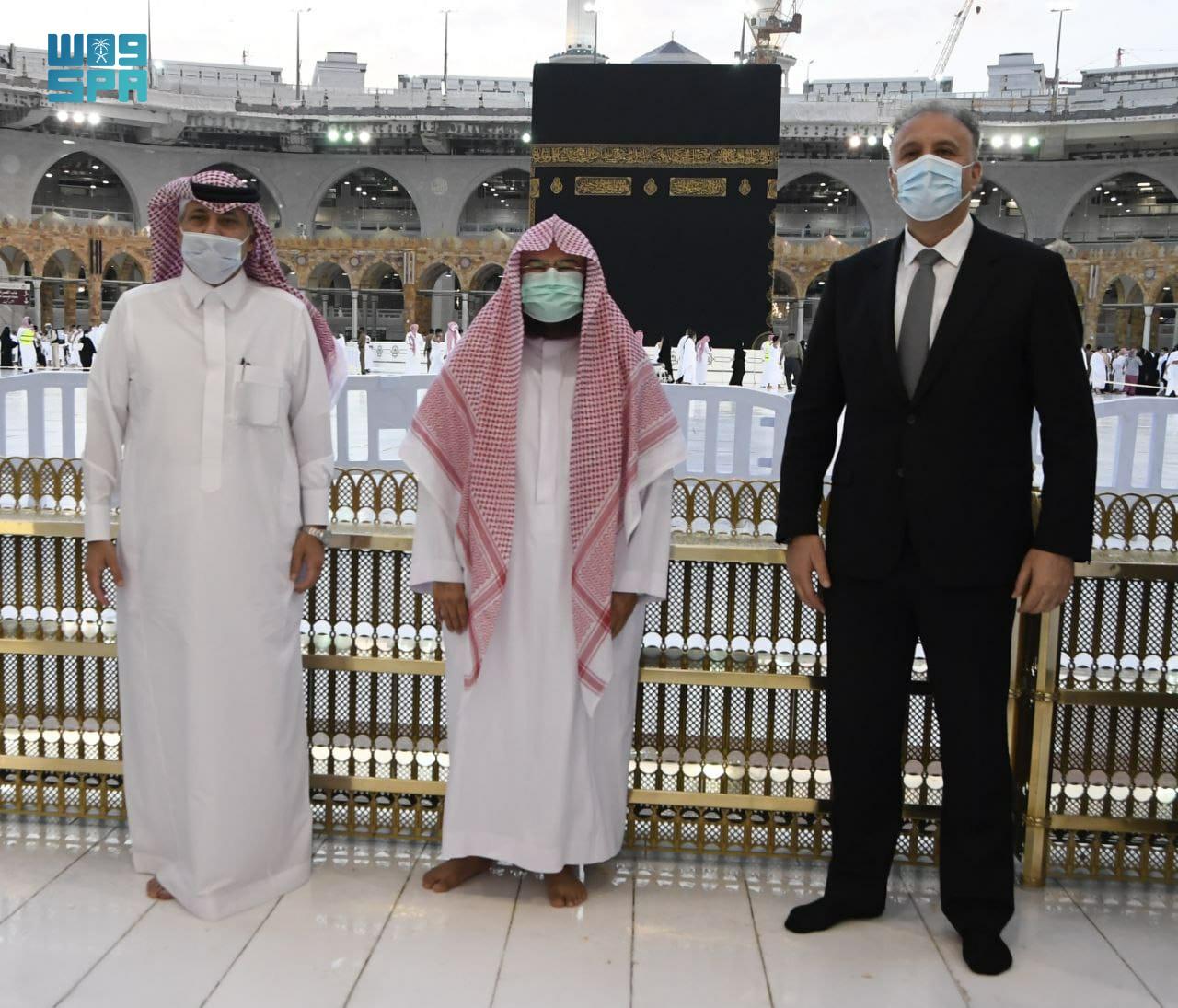 عام رئيس شؤون الحرمين يستقبل وزير الإعلام المكلف والوزير1715666223