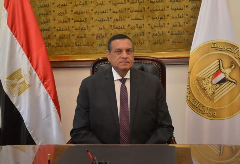 وزير التنمية المحلية يتابع مع المحافظين الأوضاع في أول أيام عيد الأضحى المبارك 1 1102191718539323