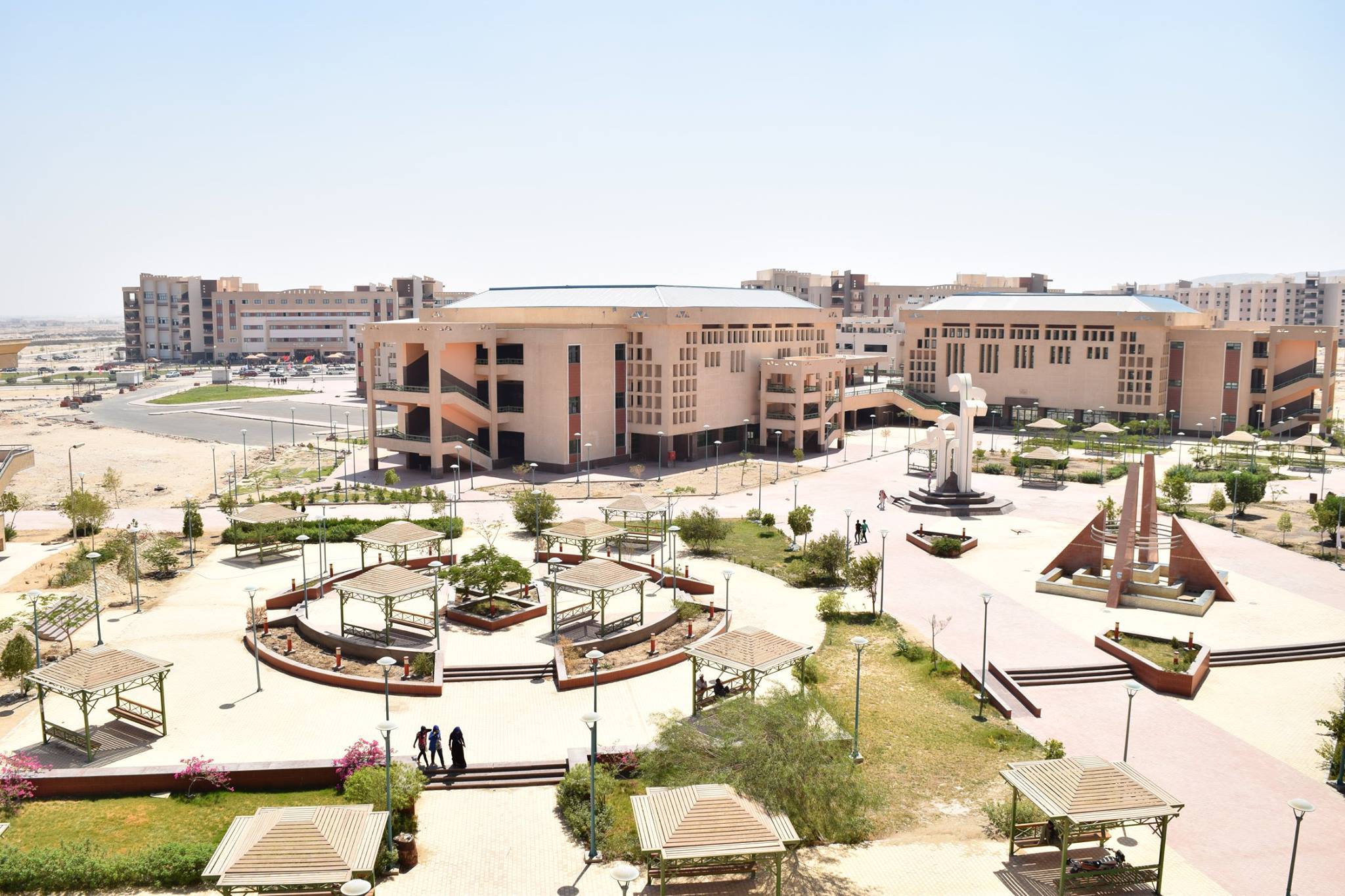 جامعة سوهاج: الدولة تسعى لترسيخ ثقافة الزراعة الذكية والمستدامة واستصلاح الأراضي الصحراوية 1 11718021465
