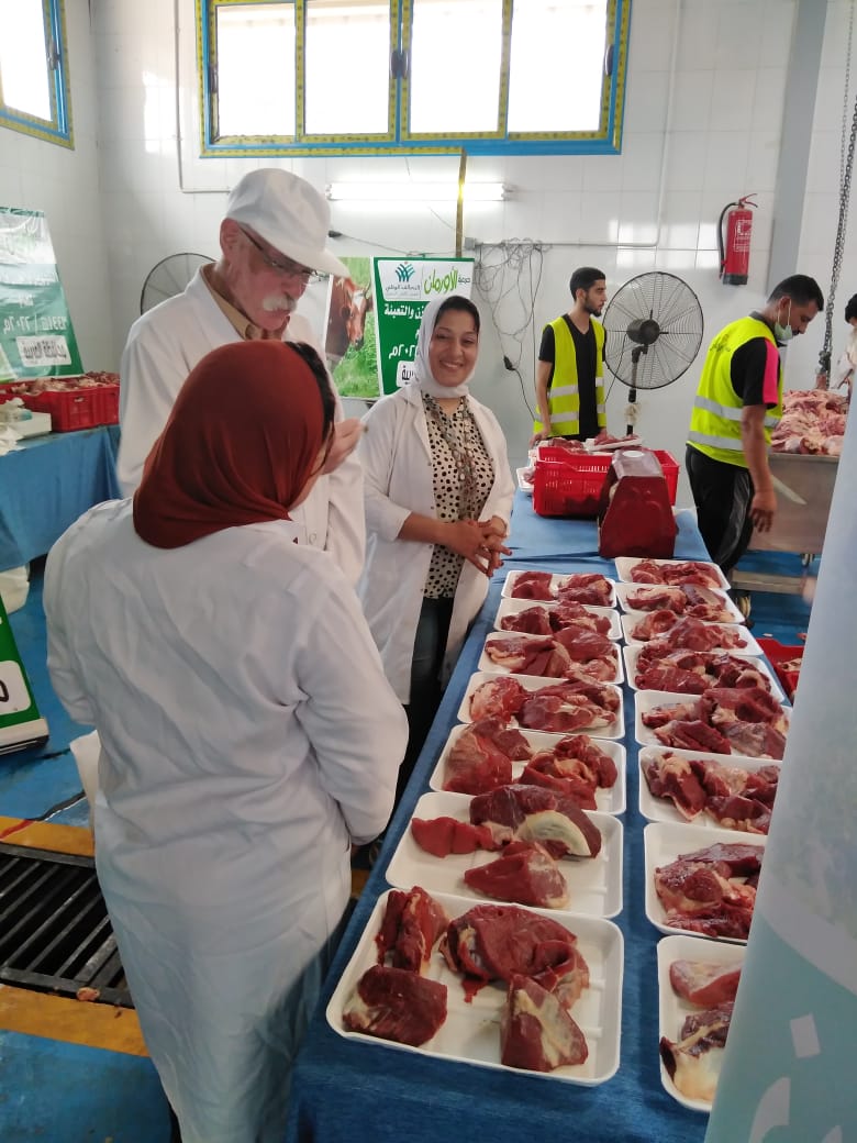 محافظ الغربية يتابع عمليات ذبح الأضاحي بالمجان بمجازر المحافظة في ثالث أيام عيد الأضحى المبارك 1 1321718738583
