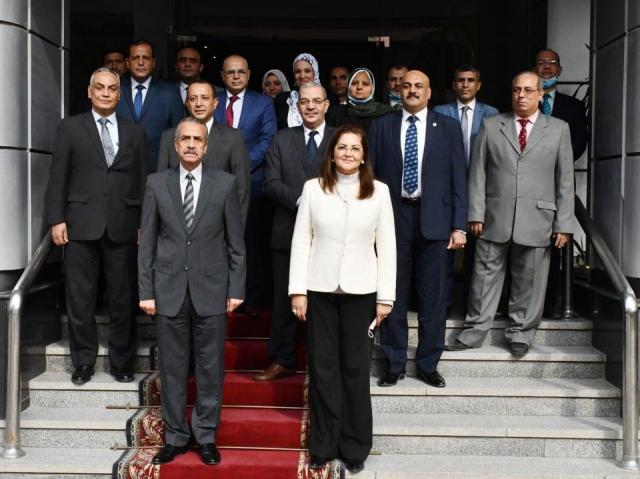 وزيرة التخطيط تناقش مع رئيس "المركزي للإحصاء" جهود وضع الاستراتيجية الوطنية لعمل الجهاز 1 160641464620930231718041743