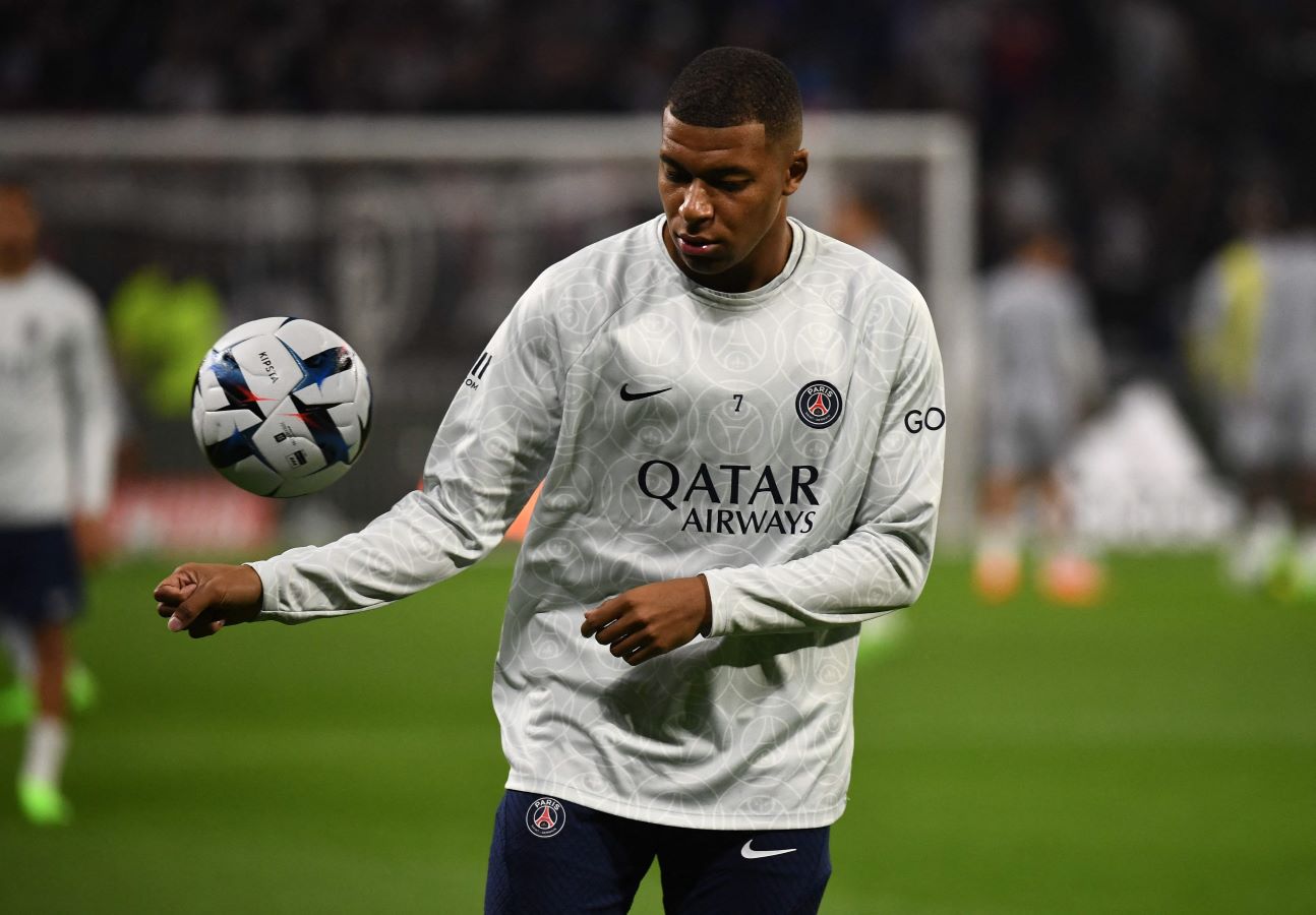 الاتحاد الفرنسي:مبابي يعاني من كسر في أنفه وسيكمل مباريات "يورو 2024" بقناع واقٍ 1 16636521051718701323