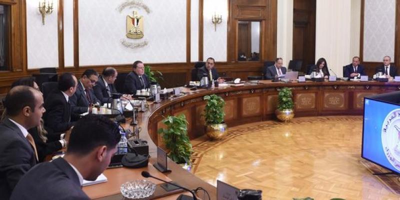 مدبولى: نتابع الإفراج عن البضائع بما يضمن تعزيز حجم المعروض بالأسواق وتوفير مُدخلات الإنتاج 1 176421717492924