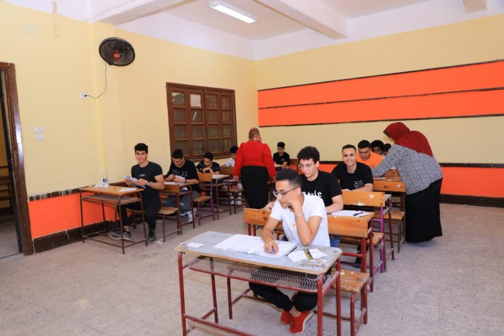 انتظام لجان امتحانات الدور الأول لشهادة الثانوية العامة بالمحافظات وسط إجراءات مشددة 1 202206201040182421718182083