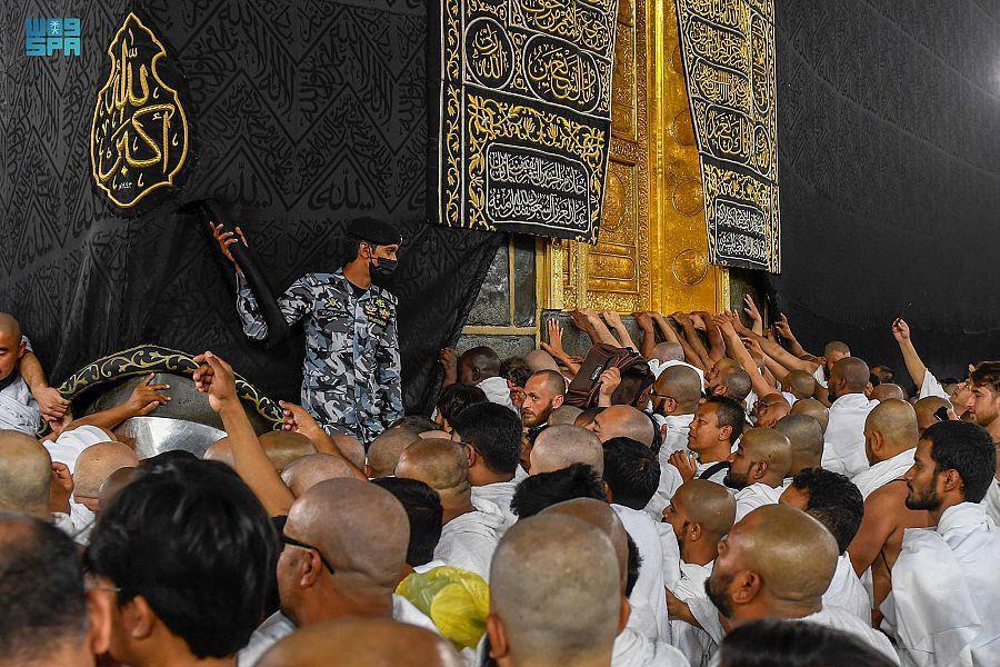 تفعِّيل مبادرة "وليطّوفوا" بالمسجدين الحرام والنبوي استعدادًا للكثافة المليونية لطواف الوداع 1 202303051424193261718640965