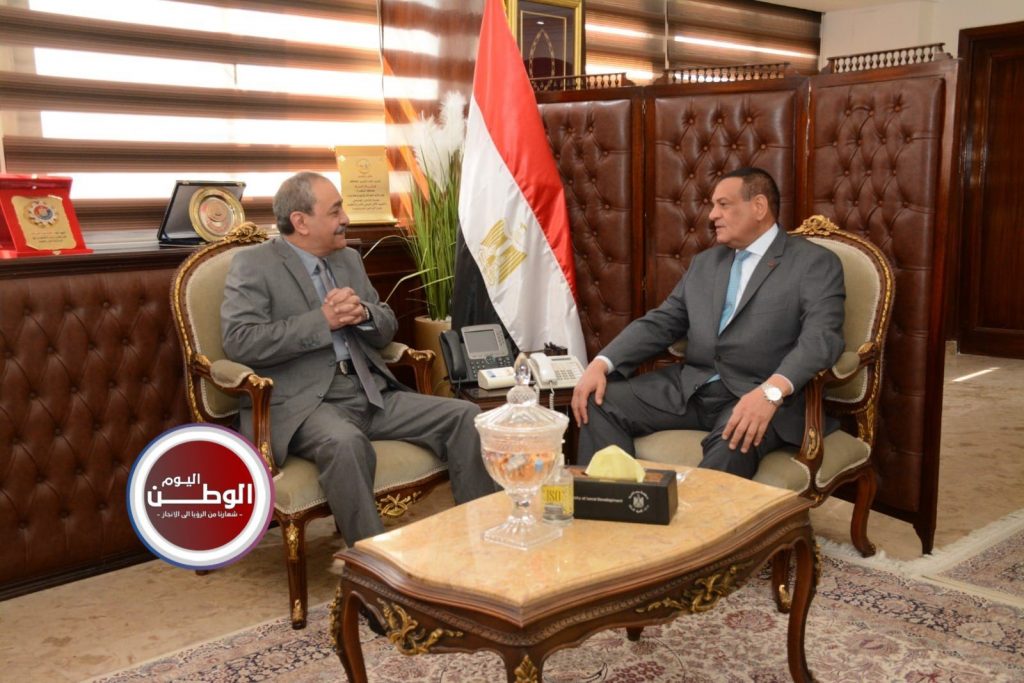 محافظ الإسماعيلية يناقش مع مساعد وزير التنمية المحلية ملفات تقنين أملاك الدولة 1 336877747 566838555414847 3570734163627876545 n1719168005