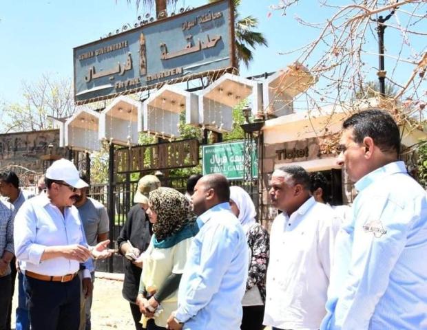 محافظ أسوان يوجه برفع درجة الاستعداد بالقطاعات الخدمية خلال عيد الأضحى المبارك 1 4062411718212025