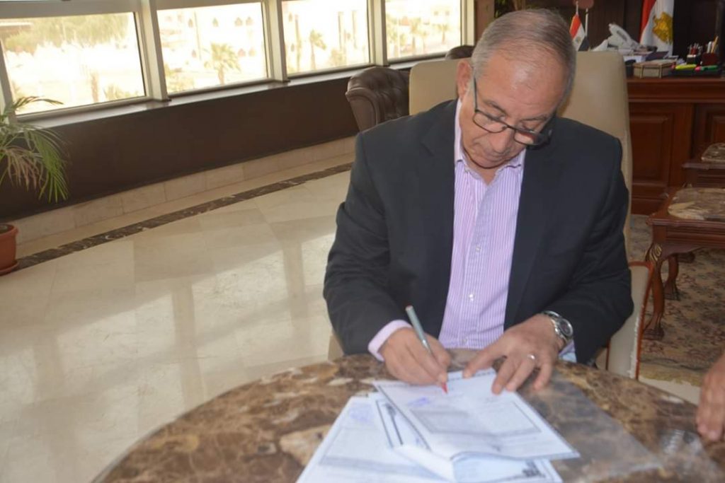 محافظ البحرالأحمر يعتمد نتيجة الشهادة الإعدادية بنسبة نجاح 77.4% 1 55328 FB IMG 15640590702161717522864