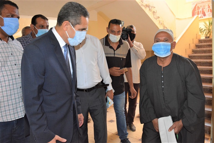 محافظ الغربية يتابع سيرعمليات تلقي طلبات التصالح في مخالفات البناء 1 6101717946227