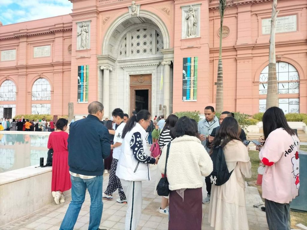 إقبال كبير من الزائرين على المواقع الأثرية والمتاحف خلال عيد الأضحى المبارك 1 6301718737025