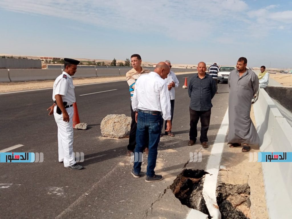 محافظ بني سويف يوجه بالتعامل مع هبوط أرضي جزئي بالطريق الصحراوي الغربي بسمسطا 1 7081719588963