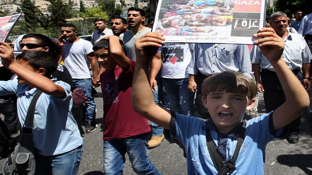 استشهاد طفل واعتقال 25 فلسطينيا..وحصيلة الاعتقالات بالضفة منذ "طوفان الأقصى" ترتفع إلى 9325 1 AE1870DA 8D26 4154 B87A EAD2AEE0AF1E1719053404