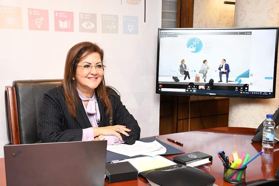 وزيرة التخطيط: الدولة تسعى لحوكمة القطاع الصحي وتوليه اهتمامًا كبيرًا 1 FB IMG 16368138196721719495185