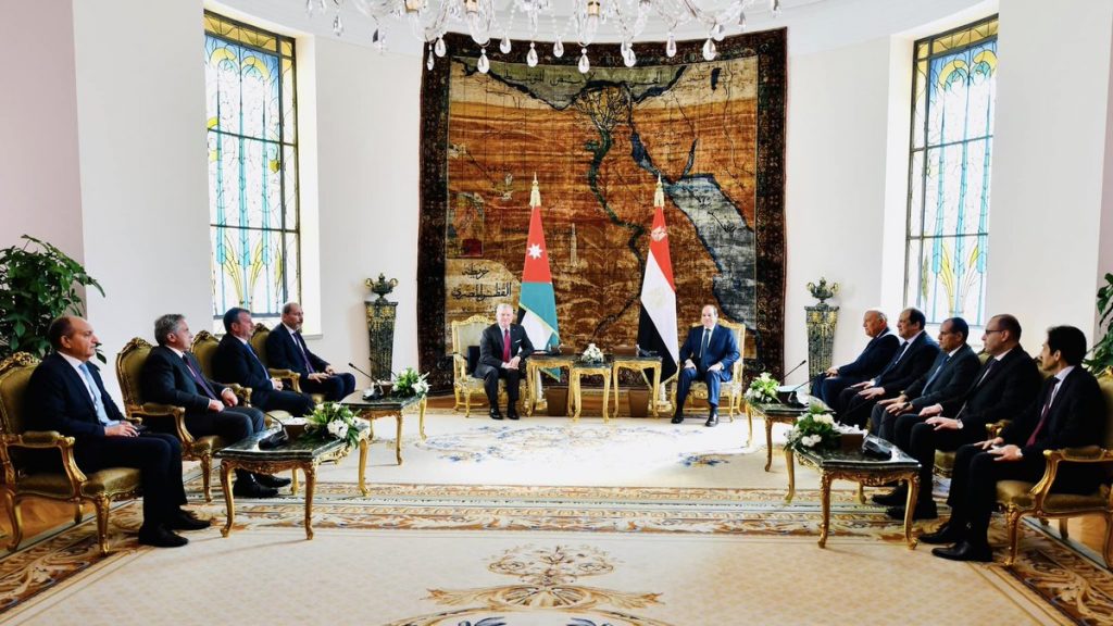"الأهرام": مؤتمر الأردن الدولي يعكس دور القاهرة وعمان فى تخفيف معاناة سكان غزة 1 FjEOebwWIAI32j51718079963