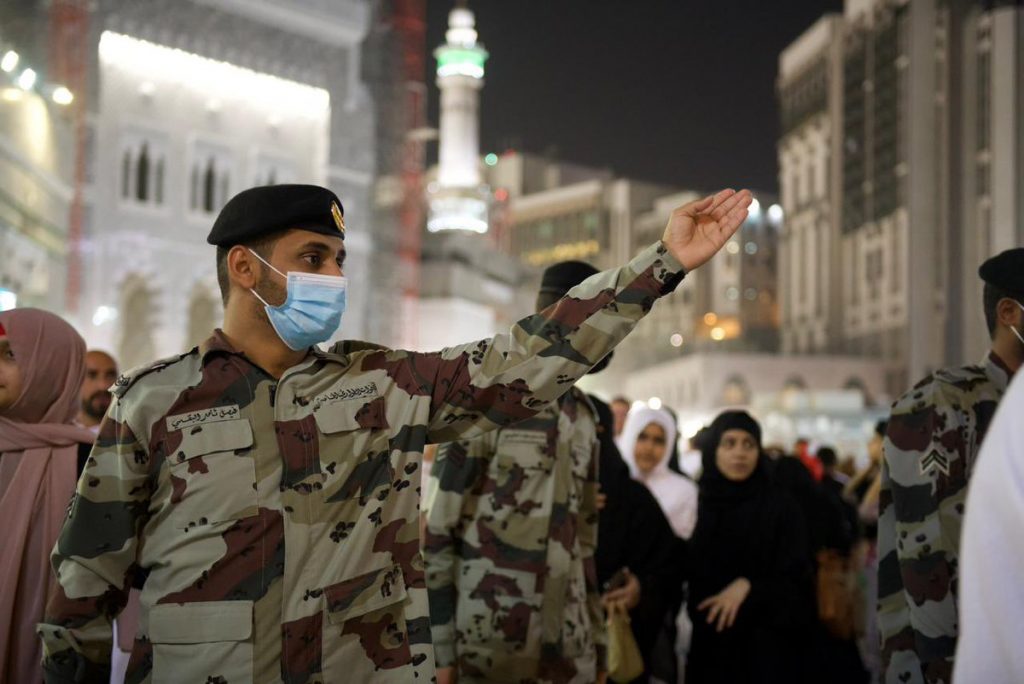 مدير الأمن العام السعودي: سنقف بحزم ضد كل ما يمس أمن وسلامة ضيوف الرحمن 1 FtIr0gVWcAcXMA81717863543