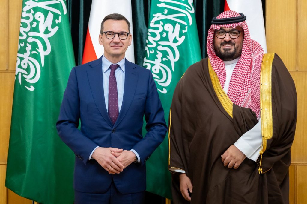 الرئيس الصيني يؤكد العمل مع بولندا لدفع العلاقات الثنائية 1 Fvny1mbWAAAPsCK1719310803