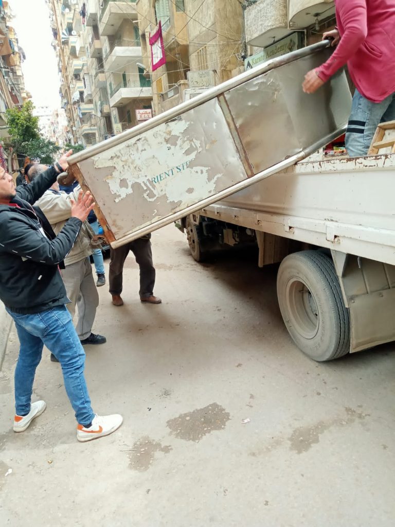 محافظ الإسكندرية يشدد على متابعة صلاحية السلع ومنع احتكارها وإزالة التعديات 1 IMG 20220314 WA01471717572363