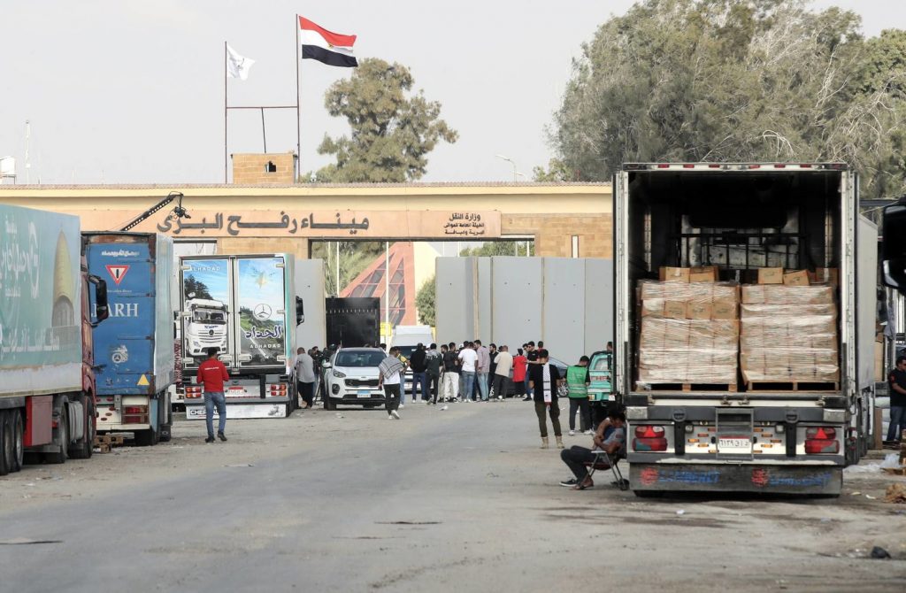 مصر تواصل جهودها فى تقديم المساعدات الإنسانية لقطاع غزة 1 Rafah crossing1717852084