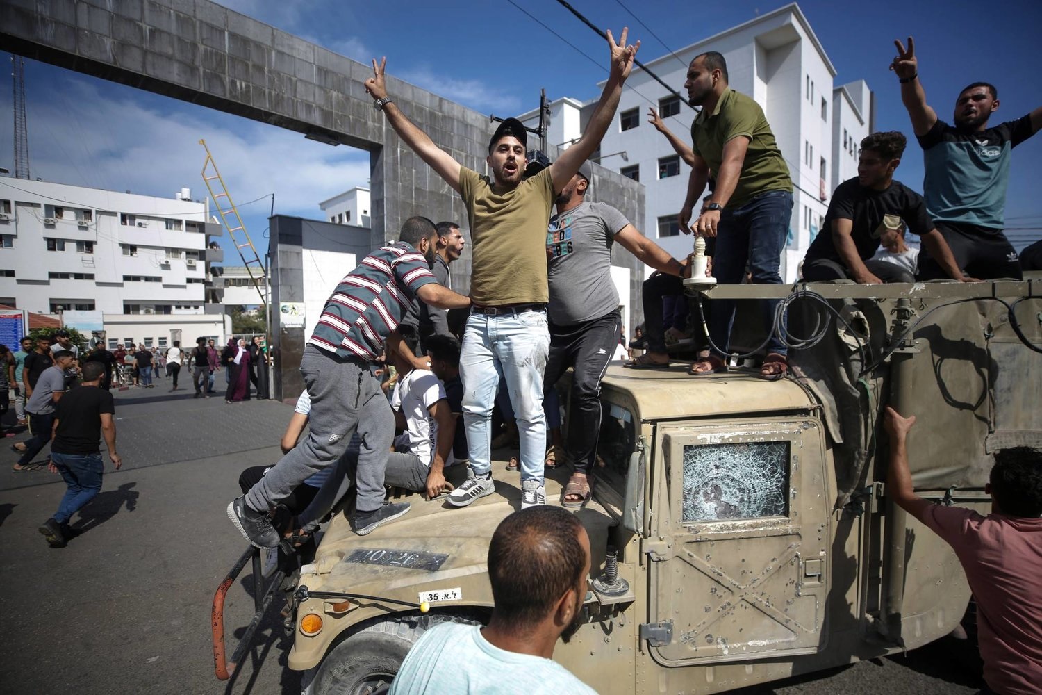 واشنطن بوست: 4 سيناريوهات محتملة للمرحلة المقبلة من حرب غزة مع اقتراب انتهاء القتال "العنيف" 1 Screenshot 1 51719312423