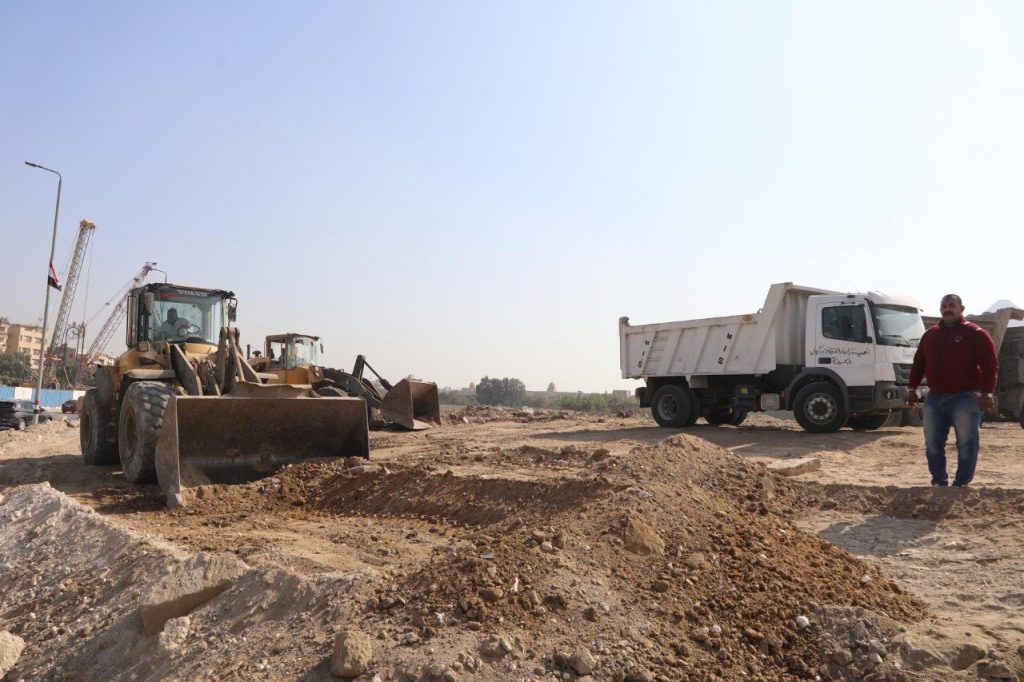 محافظ الجيزة : البدء فى إصلاح المسطحات الخضراء عقب رفع ٦٠ الف طن مخلفات خلال اجازة العيد 1 elaosboa546301718967123