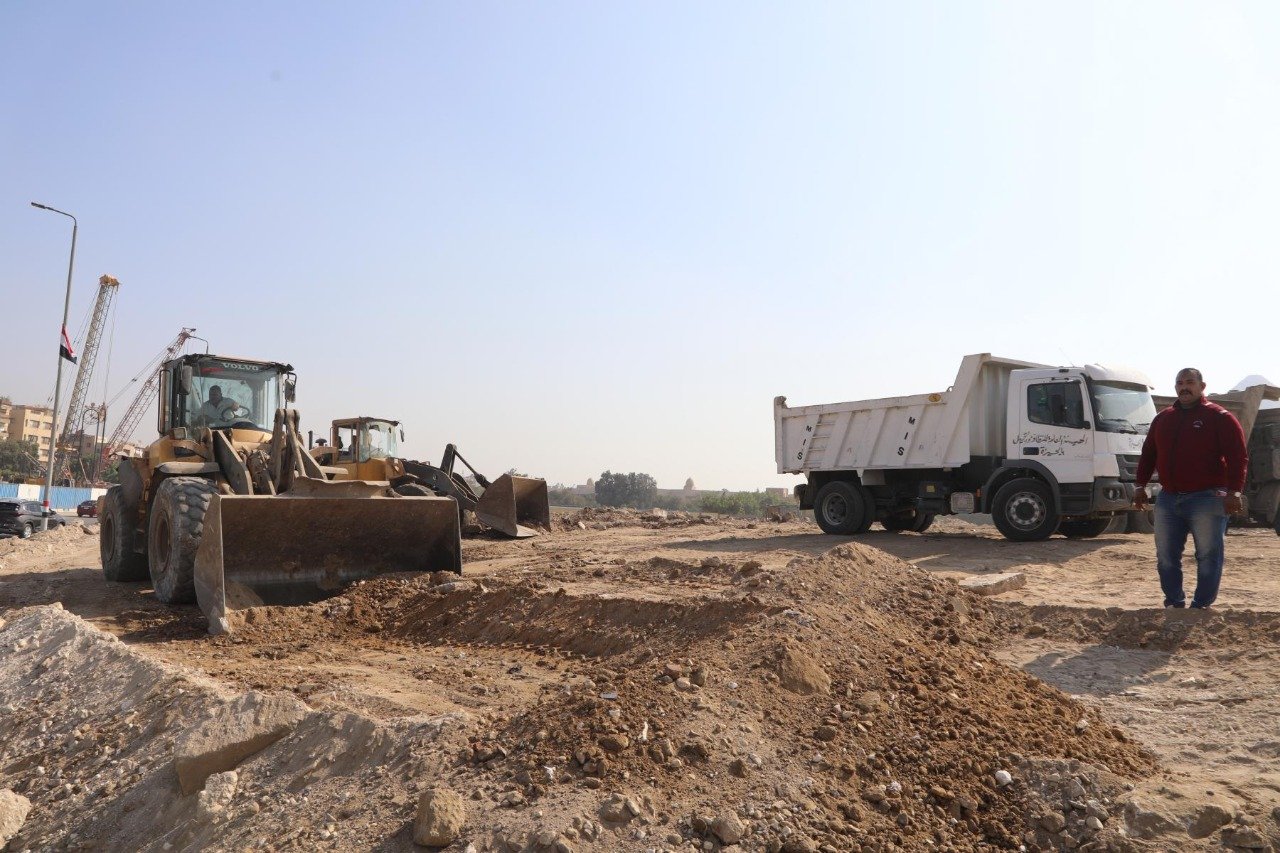 محافظ الجيزة : البدء فى إصلاح المسطحات الخضراء عقب رفع ٦٠ الف طن مخلفات خلال اجازة العيد 1 elaosboa546301718967123