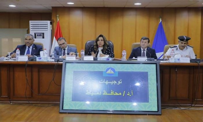 محافظ دمياط تناقش استعدادات عيد الأضحى المبارك وتوجه برفع درجة التأهب بكافة الأجهزة 1 elaosboa73160 11717955524