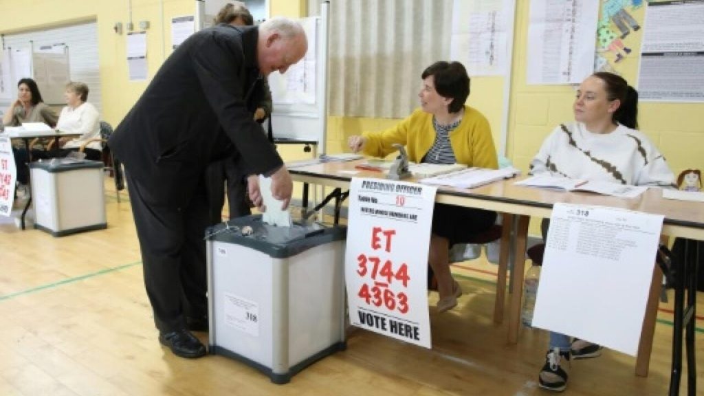 فرنسا: 45.26% نسبة المشاركة في الانتخابات الأوروبية حتى الساعة 5 مساء 1 elections europennes votes afp1717948144