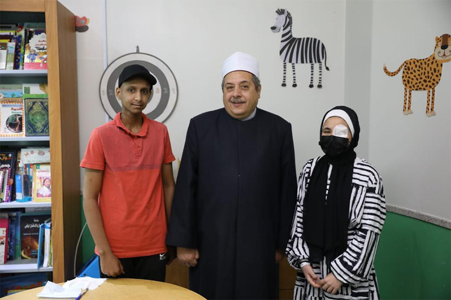 بتوجيهات الإمام الأكبر.. رئيس قطاع المعاهد الأزهرية يتفقد لجنة امتحانات الثانوية بمستشفى 57357 1 ioi1719490263