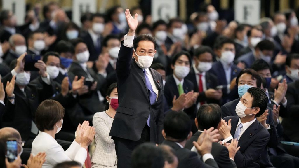 استطلاع: 10.4% فقط من الشعب الياباني يريدون فوز كيشيدا في الانتخابات المقبلة 1 skynews fumio kishida japan 55291491719141245