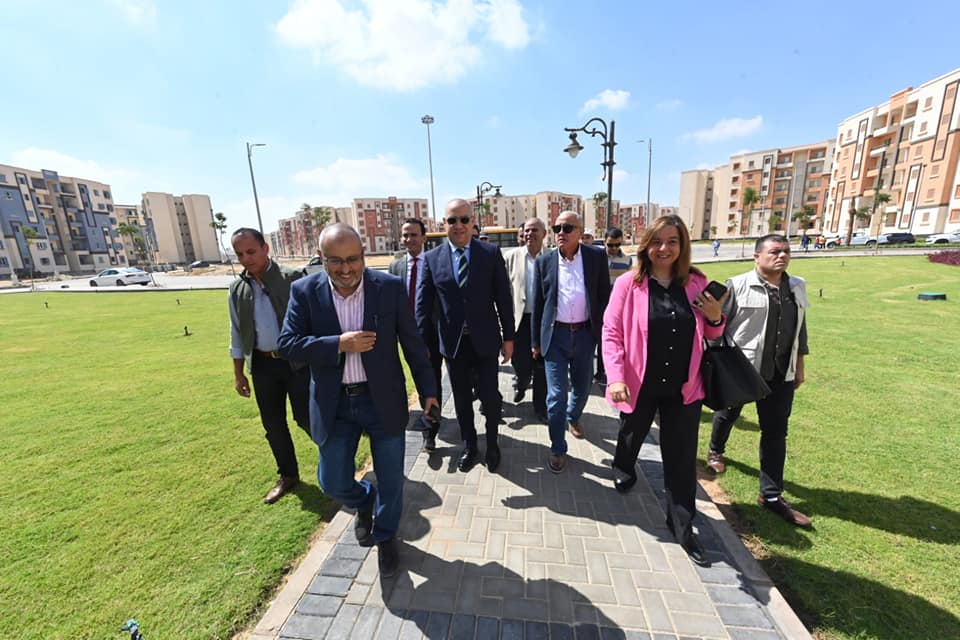 وزير الإسكان: تنفيذ مليون وحدة سكنية ضمن المبادرة الرئاسية "سكن لكل المصريين" لمنخفضي الدخل 1 وزير الإسكان يتجول بمواقع وحدات المبادرة الرئاسية سكن لكل المصريين لمنخفضى الدخل بحدائق العاصمة 11719394448