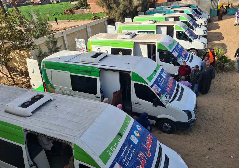 قافلة طبية لجامعة المنيا تفحص 570 مواطنا بمركز ديرمواس بالمحافظة 1 بي1721905683