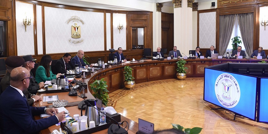رئيس الوزراء يستعرض موقف مشروع رأس الحكمة وتسليمات أبراج العلمين والتجمع العمراني غرب الضبعة 1 000 51722073687