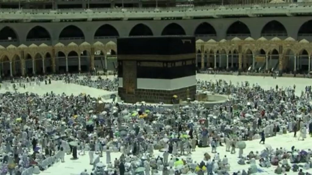 بدء تعامد الشمس الثاني والأخير لعام 2024 على الكعبة المشرفة.. واختفاء ظلها 1 0e6e0530 d06f 4d1b be6a b277bd8096811721036344