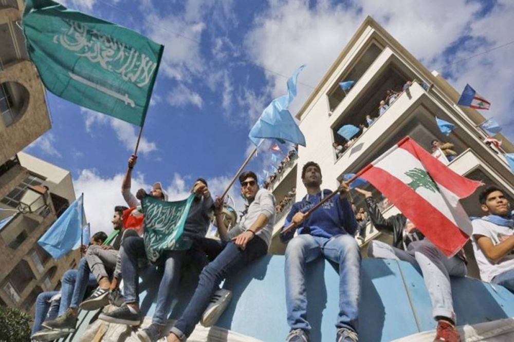 "الجارديان": الدول الغربية تناشد مواطنيها مغادرة لبنان وسط مخاوف من تصعيد إسرائيلي 1 1639941722322204