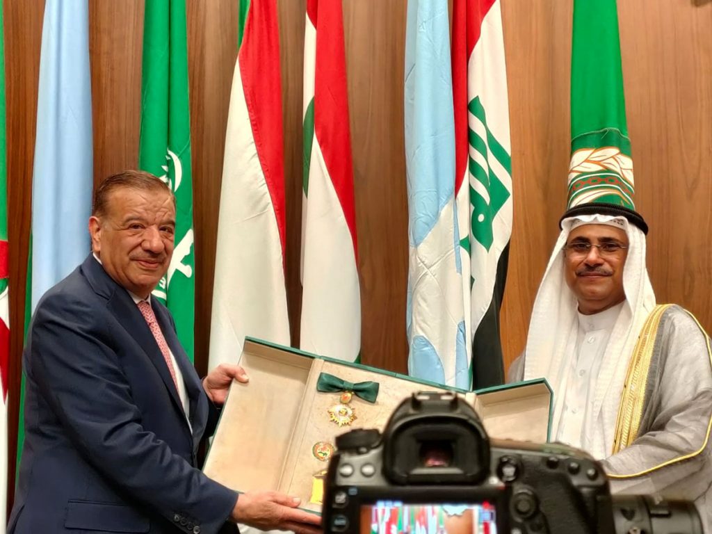 البرلمان العربي يمنح رئيس مجلس الأعيان الأردني وسام التميز العربي 1 16646419306891720861324