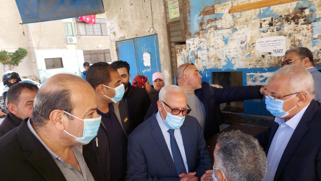 محافظ بورسعيد يوجه باستمرار أعمال الصيانة الدورية بالطريق المؤدي لمدخل بحر البقر 1 1941722179044