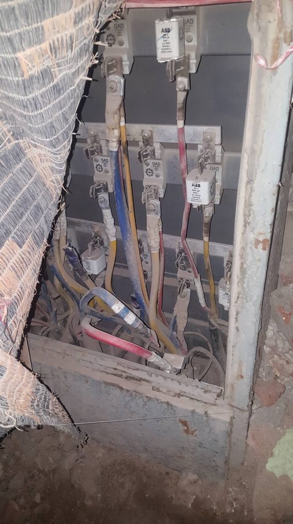 الداخلية تستجيب لبلاغ حول كابينة كهرباء بدون غطاء بالقاهرة 1 205129 42096608 292757294889427 7723888783615066112 n1720258446