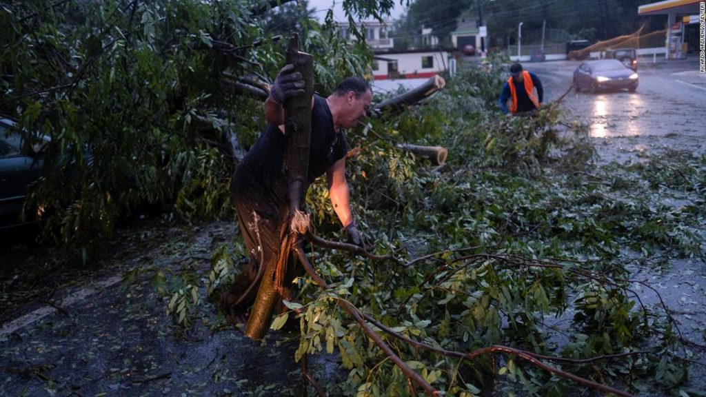 إعصار بيريل "الخطير جدا" يصل إلى اليابسة في جرينادا 1 220918204610 02 hurricane fiona puerto rico yauco super tease1719856384