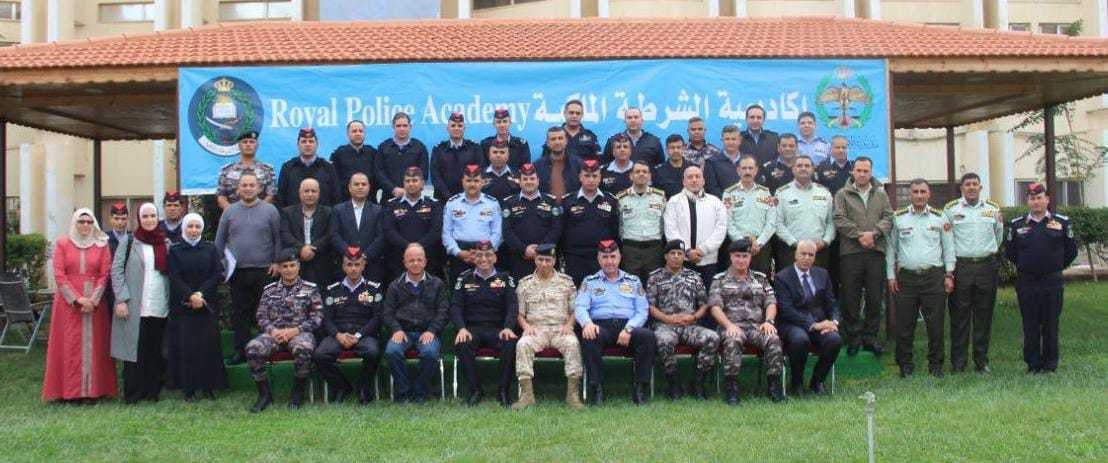 أكاديمية الشرطة تعقد لقاء تثقيفيا مع طلبة كلية الشرطة بالتنسيق مع اللجنة الدولية للصليب الأحمر 1 221720257664