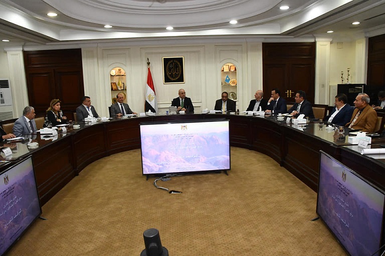 وزير الإسكان : الإسراع بإنجاز مشروعات مبادرة "حياة كريمة" تنفيذا لتوجيهات الرئيس السيسي 1 322د1720613703