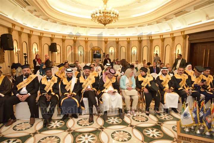 اتحاد رواد الأعمال العرب يكرم رئيس جامعة الأقصر 1 3421721937904
